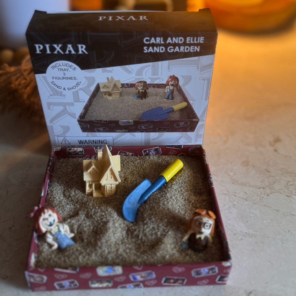 Carl and Ellie Sand Garden Toy Set